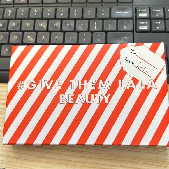 GIVE THEM LALA BEAUTY CANDY LAND LIP SET - Picture 2 of 5